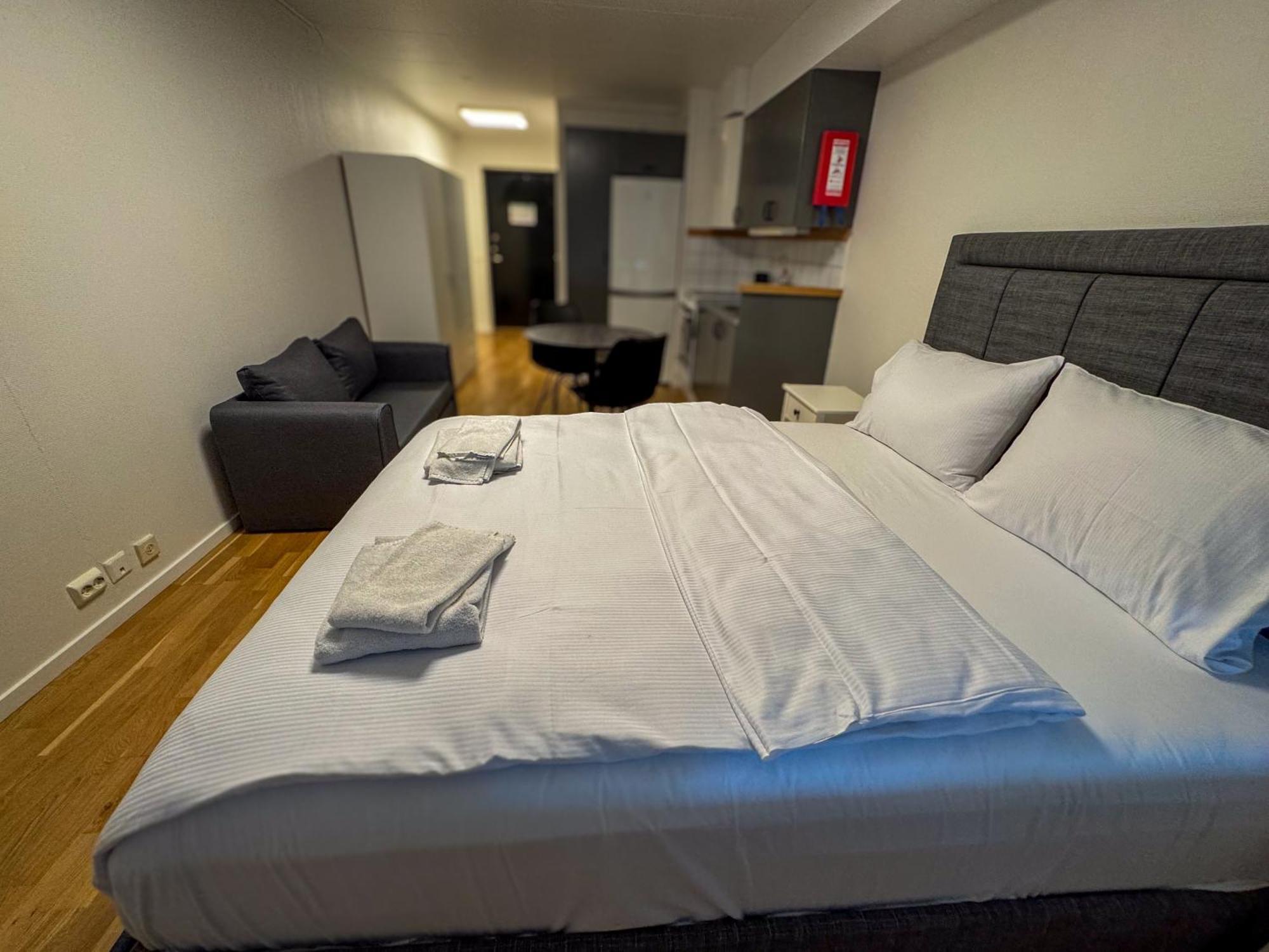 Joenkoeping Hotel Apartments ภายนอก รูปภาพ